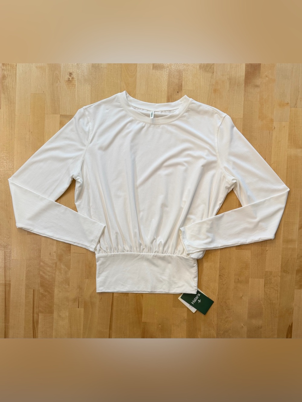 HALARA NWT Round Neck Long Sleeve Top
